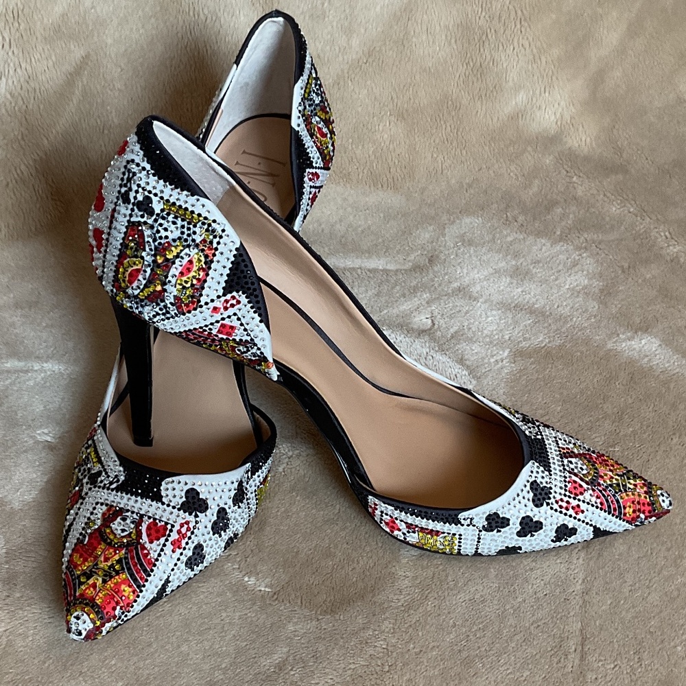 INC International Concepts Kenjay d’Orasy Pumps with playing card embellishment - Picture 3 of 7